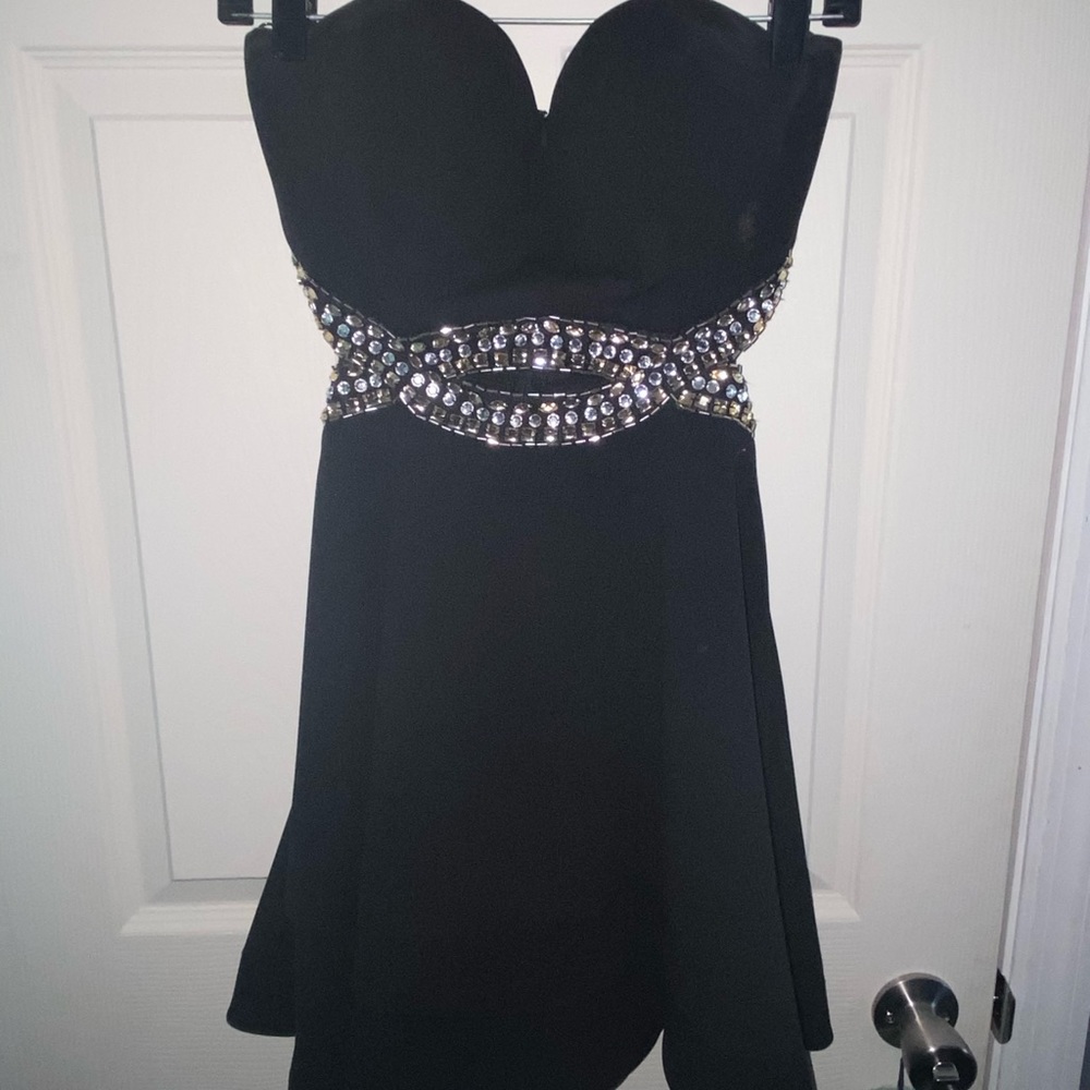 B. Darlin Short mini dress.
